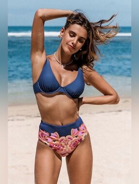 Blue Scoop Neck Bikini TOP ONLY 💥 BRAND NEW 💥 CUPSHE